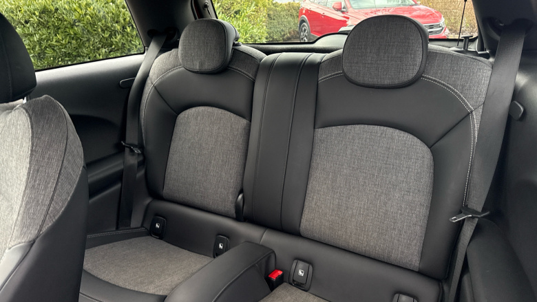 MINI Hatchback 135kW Cooper S Level 2 33kWh 3dr Auto Electric Hatchback